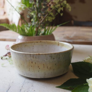 Ikebana Schale - rosewhite flow
